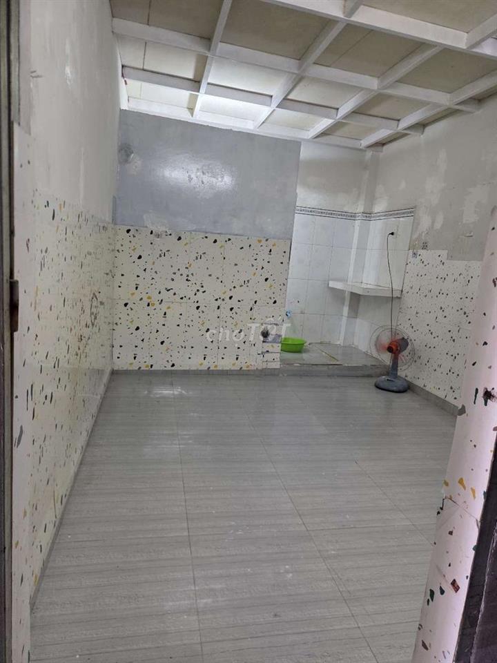 Phòng cho thuê 161 bùi van ba Q 7