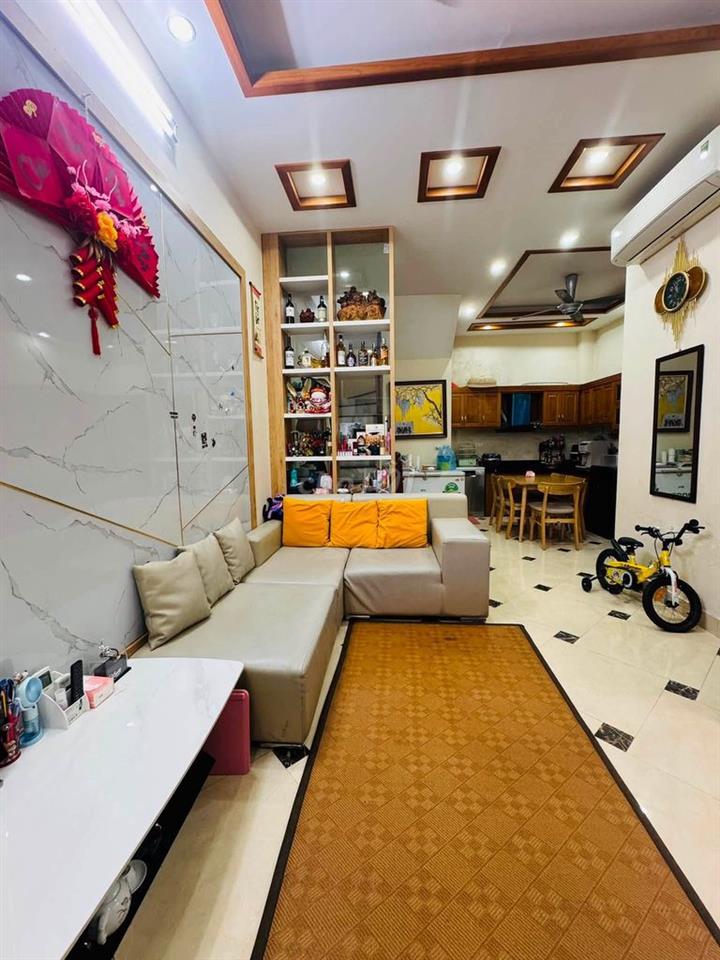 Bán nhà 4 tầng 1 tum Trương Định, 4 ngủ, 3WC, sân để xe máy, Bán Gấp