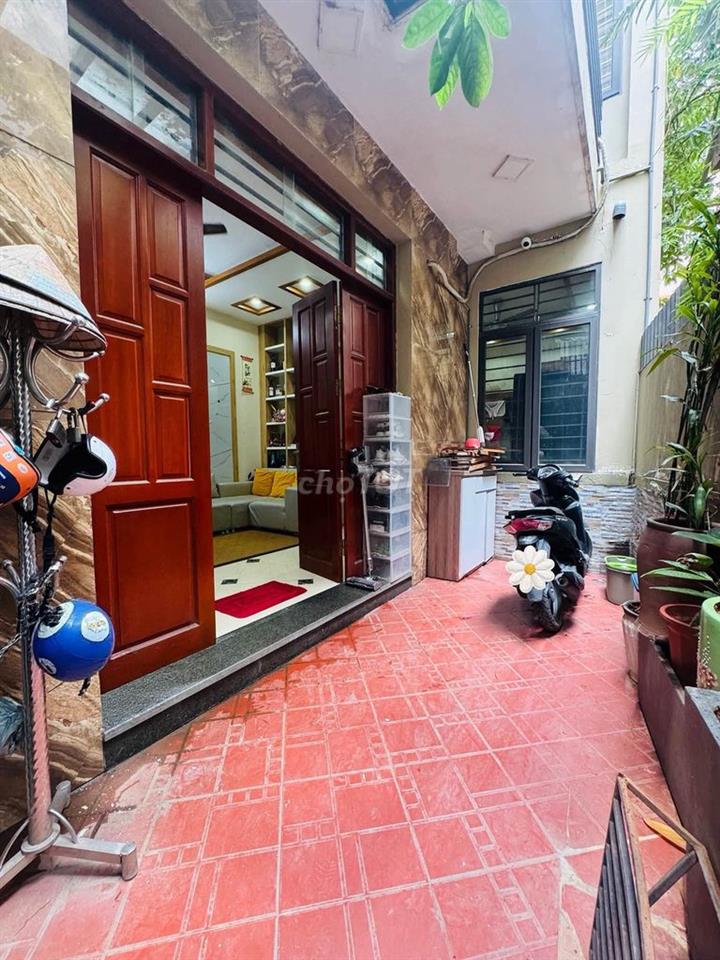 Bán nhà 4 tầng 1 tum Trương Định, 4 ngủ, 3WC, sân để xe máy, Bán Gấp