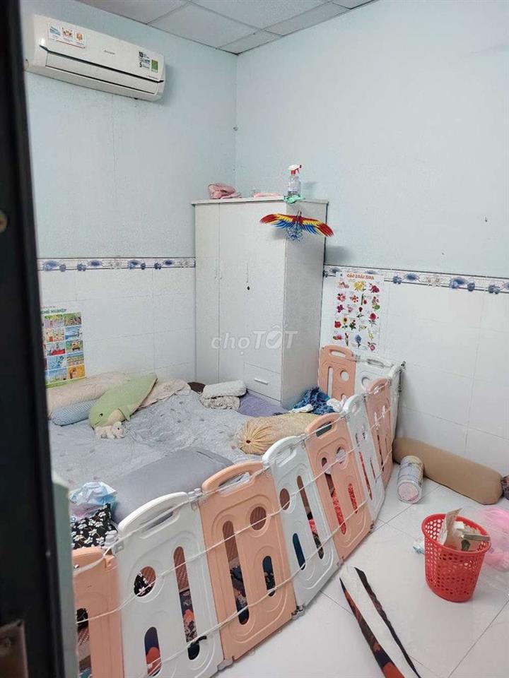 Sang lại nhà cắt may - 4x30, 1 phòng ngủ, phòng khách trống dài 15m