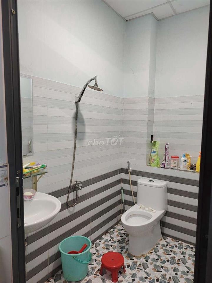 Sang lại nhà cắt may - 4x30, 1 phòng ngủ, phòng khách trống dài 15m