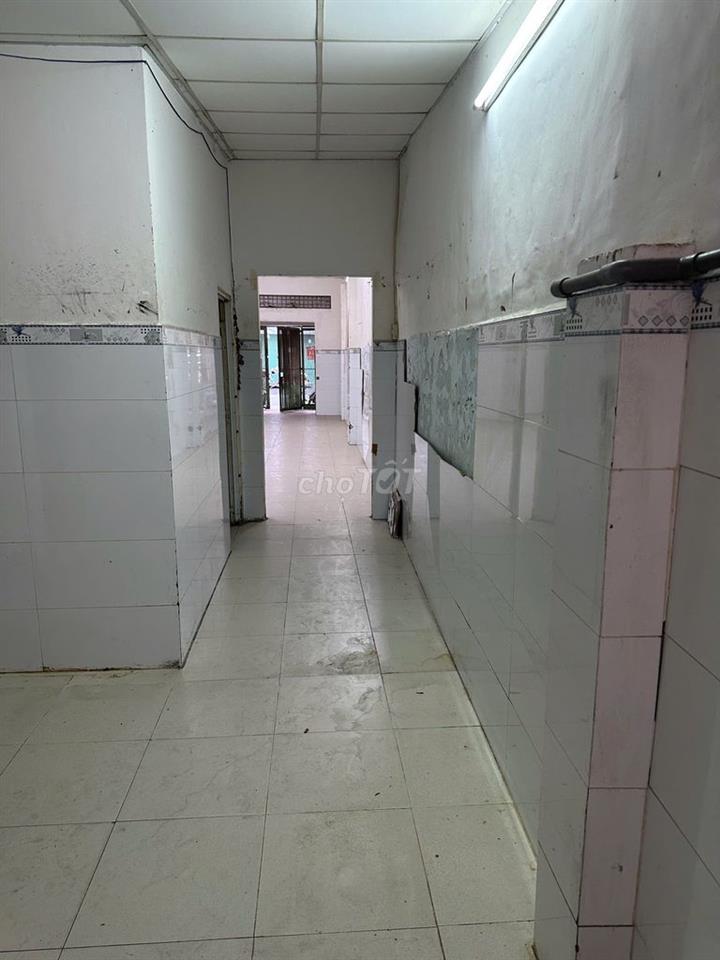 Mặt tiền phố ẩm thực Phú Lâm