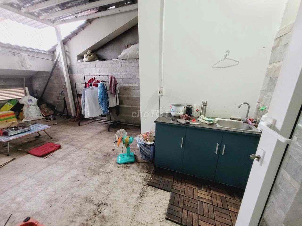 Cho thuê nguyên lầu 3 2 phòng ngủ giá 5 triệu