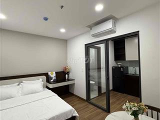 STUDIO TÁCH BẾP RỘNG NGAY LOTTE MART
