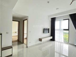Bán gấp căn 2pn2wc full nội thất, tầng cao view đẹp. full giá 2ty980.  0901 332 ***