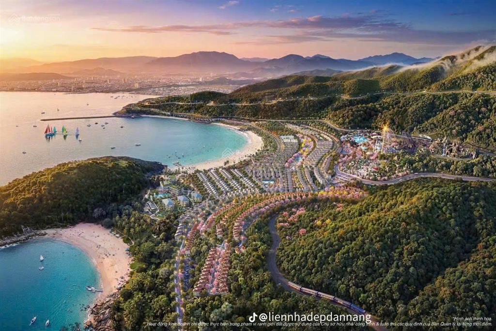 Bán biệt thự đơn lập lâm phong khu đảo ngọc  vinhomes hải vân bay  đà nẵng 221m2
