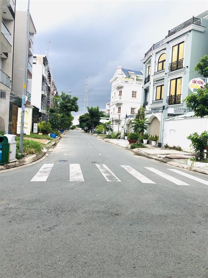 Chịu lỗ. chủ bán lô biệt thự. 161.2m2 full thổ cư 100%. mt đường nhựa 20m. gần bệnh viện chợ rẫy 2