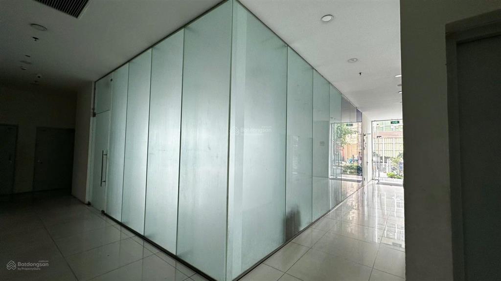 Bán sàn văn phòng tầng 1 tòa vinata tower 289 khuất duy tiến, 130m2. sổ đỏ. 10,9 tỷ. 0907 833 ***