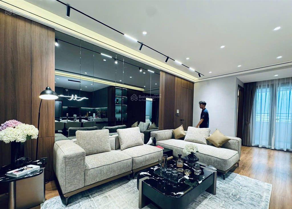 Siêu hiếm! bán căn góc no2 chùa láng 95m2, 3 ngủ 2 vs. full nội thất. sổ đỏ. 8,7 tỷ. 0907 833 ***