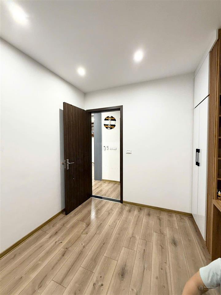 Cho thuê btlk văn quán, 85m2 5 tầng. đồ cơ bản. nhà đẹp. giá 18tr/th. 0907 833 ***