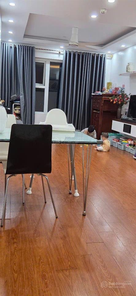 Cho thuê chung cư ct1 xa la 84m2, 2 phòng ngủ 1 vs. đồ cơ bản. 8tr/th. đầu tháng 9 ở. 0907 833 ***