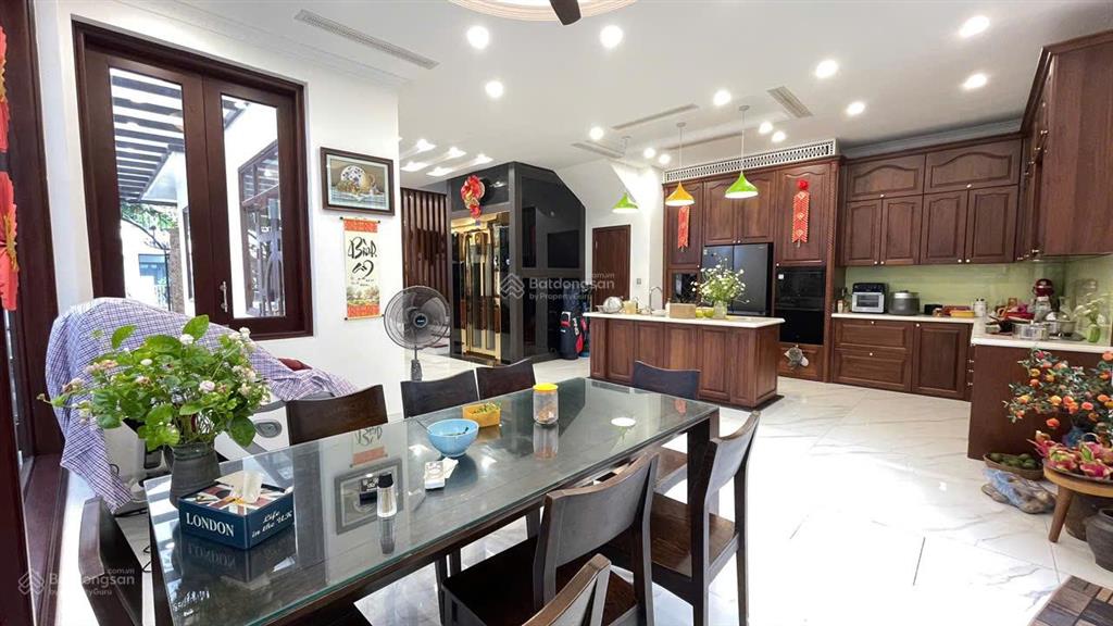 Chính chủ cần bán căn biệt thự 180m2 an vượng villas , full nội thất  bt dương nội  tđ nam cường