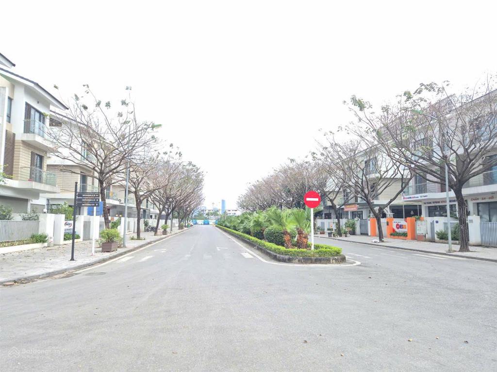 Cần bán căn biệt thự lô góc 240m²  khu đt dương nội, vị trí đẹp kinh doanh tốt 39 tỷ  0989 325 ***