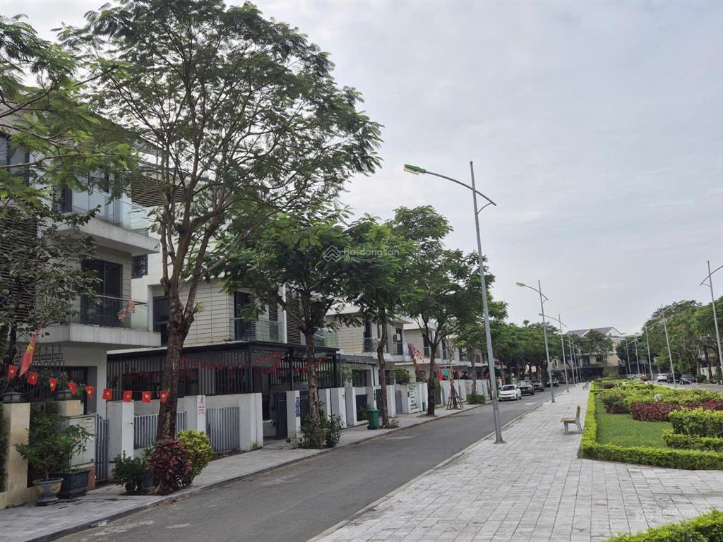 Bán gấp căn bt 180m2 an vượng vilas  giá hời kđt dương nội (33 tỷ)  0989 325 ***