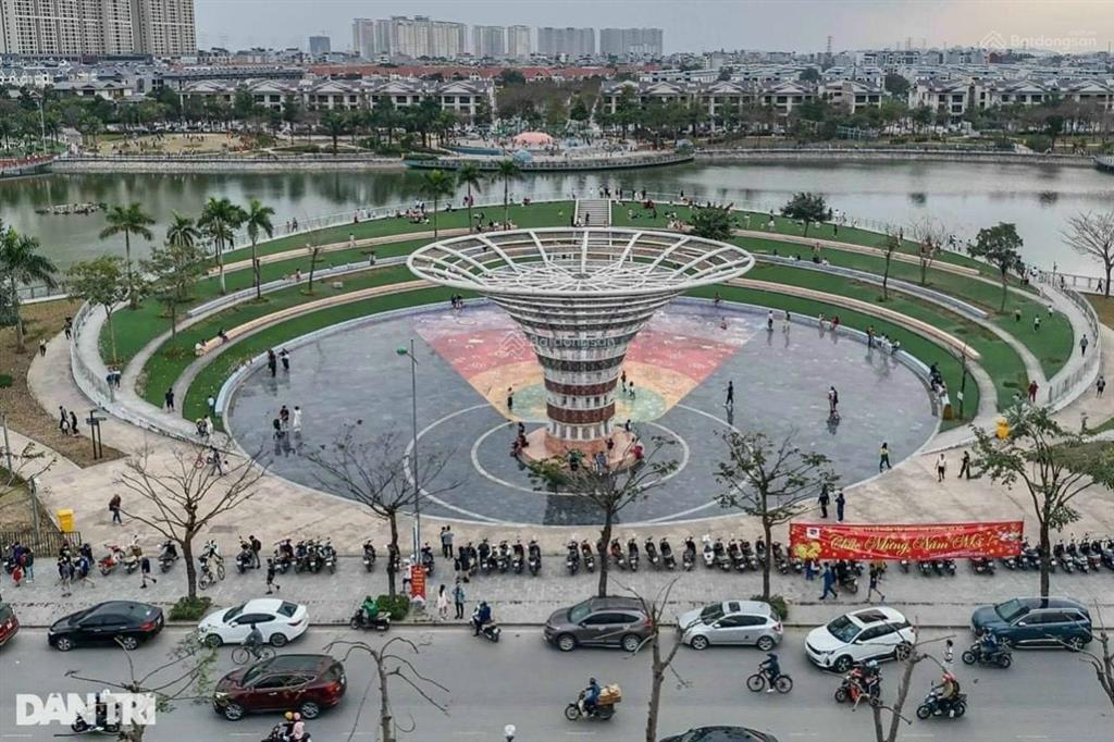 Cắt lỗ bán gấp căn biệt thự mặt hồ thiên văn học  khu đt dương nội 0946 815 ***