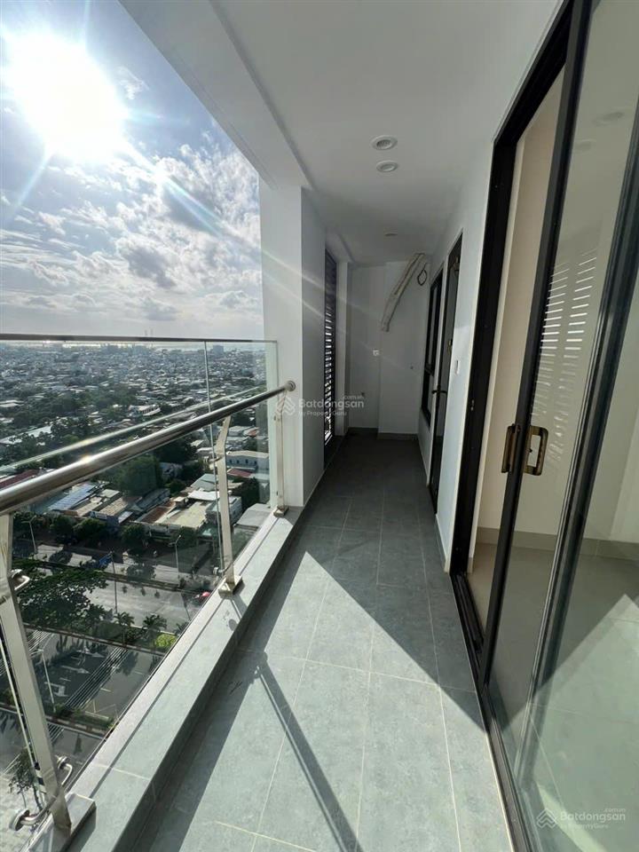 Vung tau centre point giá tốt, giá 4.2 tỷ, diện tích 76m2, nhà trống, hướng đông nam, tầng trung