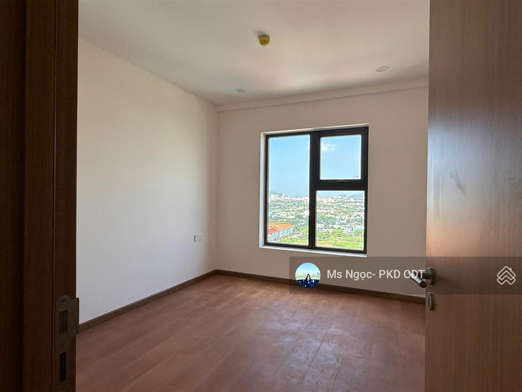 Bán căn hộ centre point 3pn góc đông nam, 103m2, nhận nhà vào ở ngay được