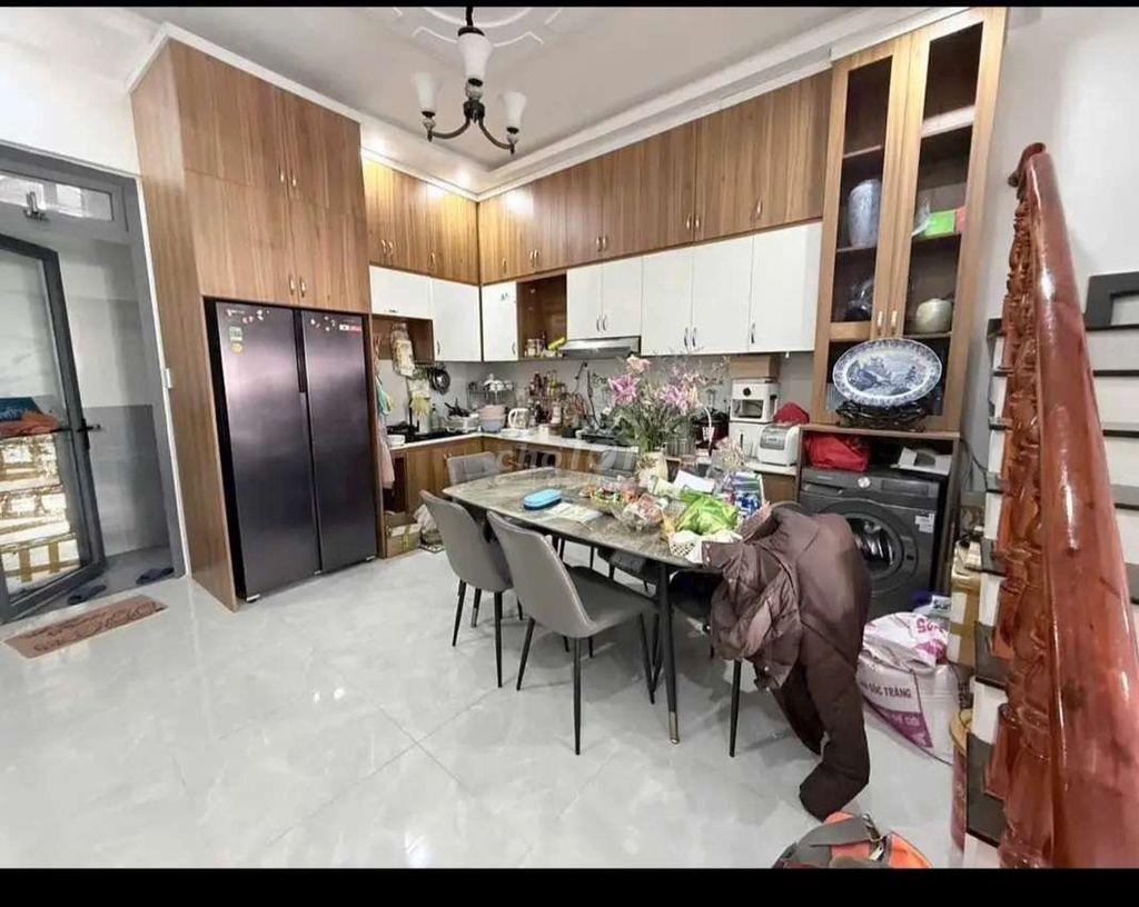 BAN 3 TẦNG NHÀ HẺM ÔTÔ ĐƯỜNG NAM HỒ P11 TP ĐÀ LẠT