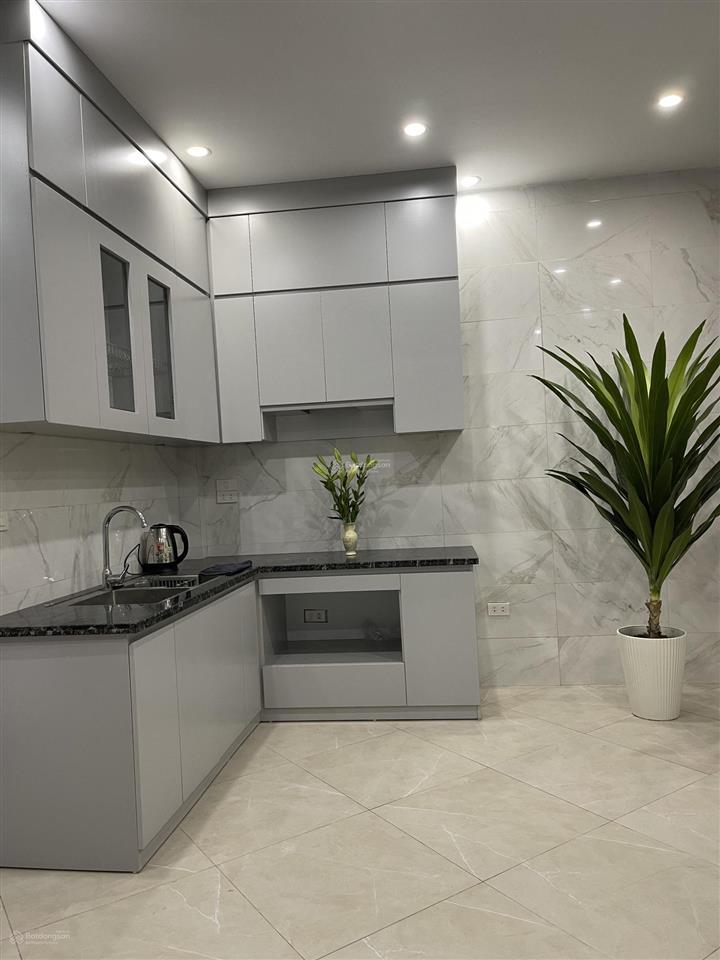 Bán nhà ngọc trục  đại mỗ 34m2 x 5 tầng hơn 6 tỷ  sát vũ trọng khánh, con tự đi bộ đi học