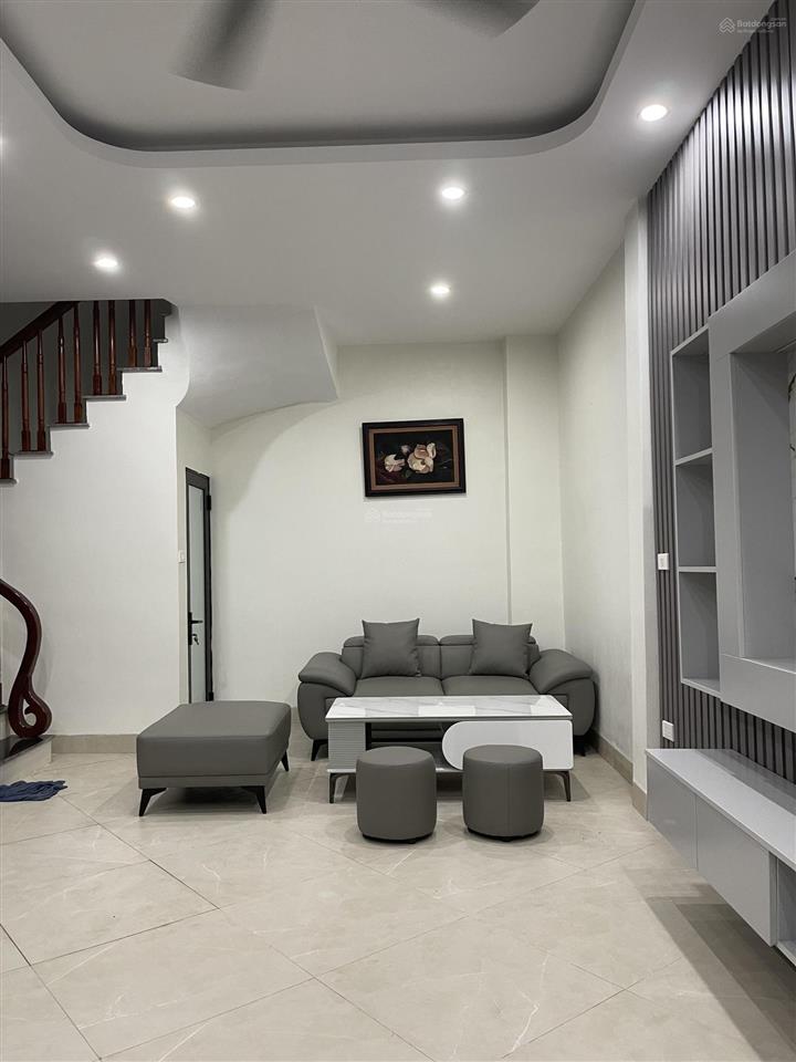 Bán nhà ngọc trục  đại mỗ 34m2 x 5 tầng hơn 6 tỷ  sát vũ trọng khánh, con tự đi bộ đi học
