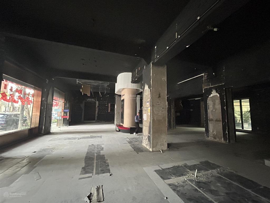 Vị trí vàng lõi phố cổ rooftop làm nhà hàng, cafe, gym, beer club diện tích 300m² sàn thông