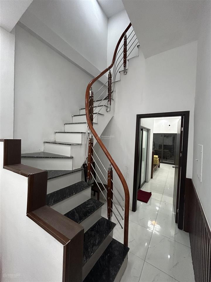 Nhà mình không ở cho thuê căn nhà ngõ tô hoàng 60m2, 3 tầng, 3 ngủ, 3 vệ sinh