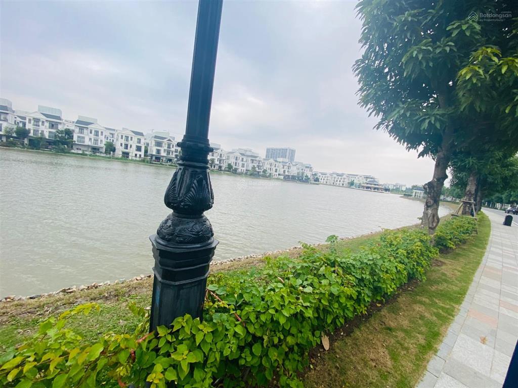 Bán biệt thự đơn lập sao biển 347m2 view trực diện hồ, nhà thô sổ đỏ chính chủ kđt vinhomes marina