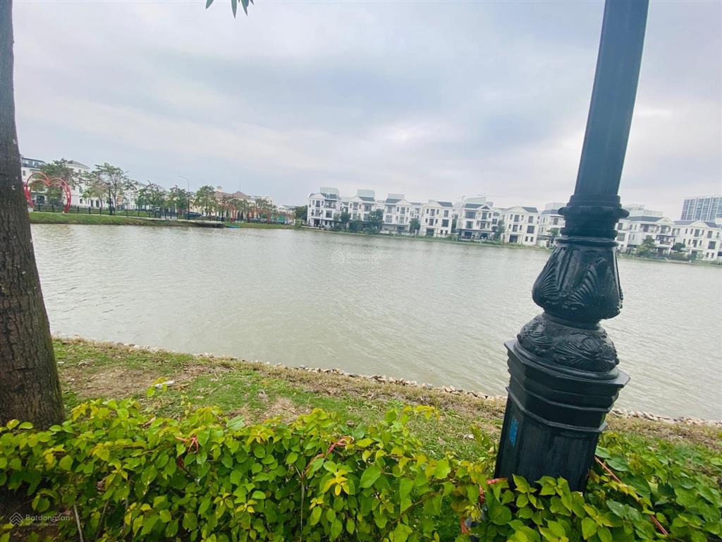 Bán biệt thự đơn lập sao biển 347m2 view trực diện hồ, nhà thô sổ đỏ chính chủ kđt vinhomes marina