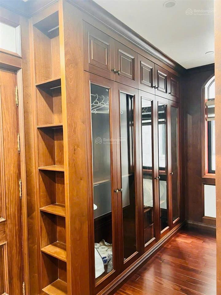 Chính chủ gửi bán bt đơn lập paris 405m2 vinhomes imperia full nội thất có thang máy. giáp cvien