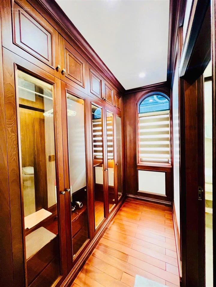 Chính chủ gửi bán bt đơn lập paris 405m2 vinhomes imperia full nội thất có thang máy. giáp cvien