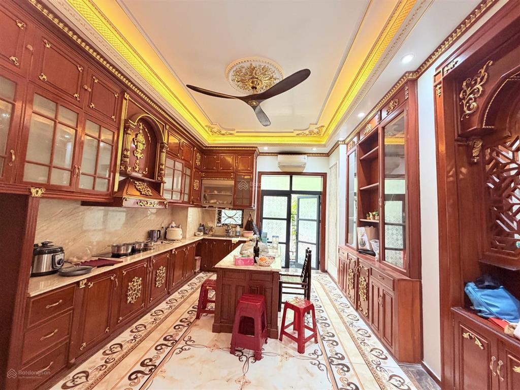 Chính chủ gửi bán bt đơn lập góc paris 247m2 full nội thất có thang máy vinhomes imperia. 39.2 tỷ