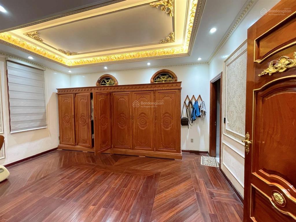 Chính chủ gửi bán bt đơn lập góc paris 247m2 full nội thất có thang máy vinhomes imperia. 39.2 tỷ