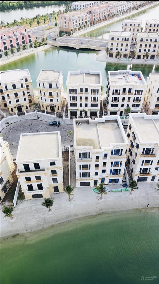 Bán gấp bt song lập view hồ hoàng gia vũ yên 186m giá 12,550 tỷ. đẹp không lỗi lầm