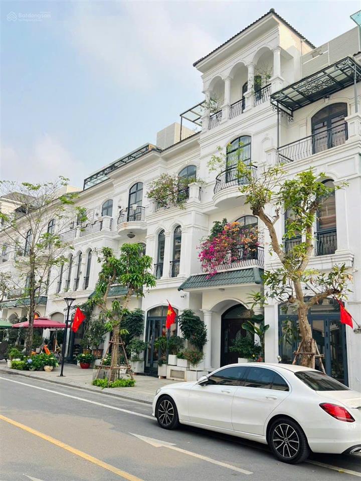 Bán gấp liền kề venice 96m2 vinhomes imperia full nội thất rất đẹp! sổ đỏ lâu dài