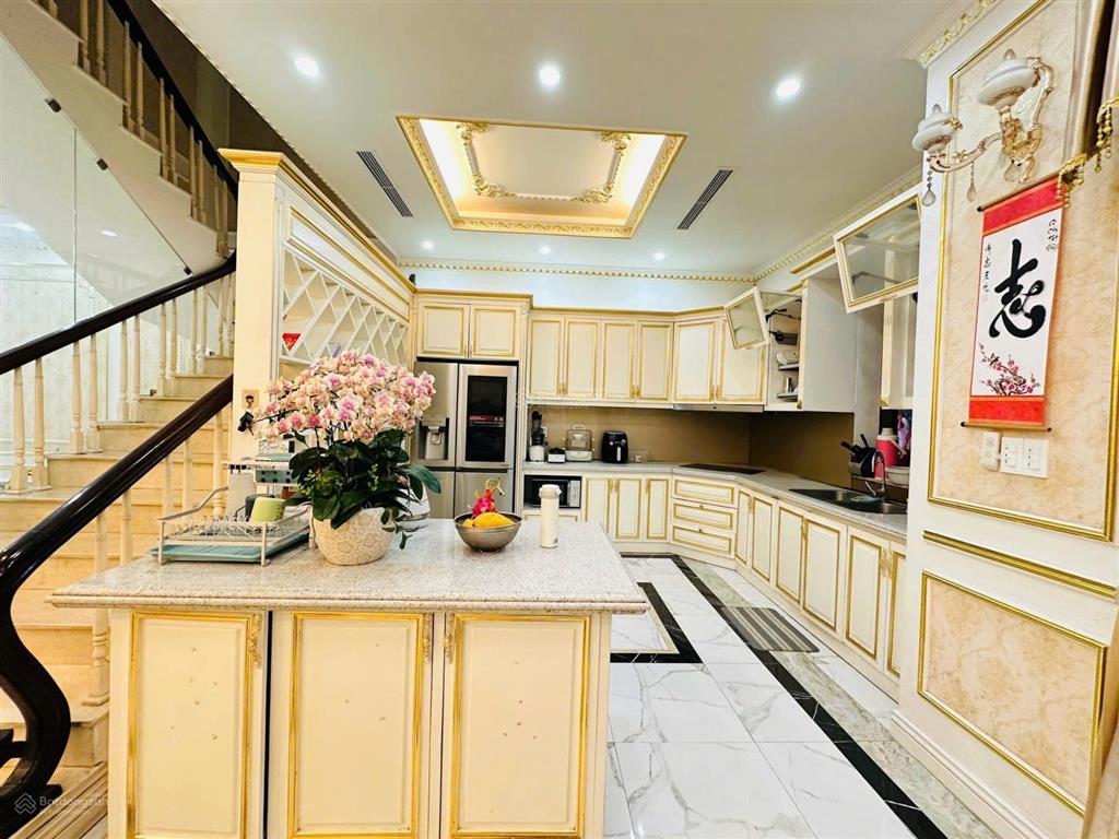 Bán gấp liền kề venice 96m2 vinhomes imperia full nội thất rất đẹp! sổ đỏ lâu dài