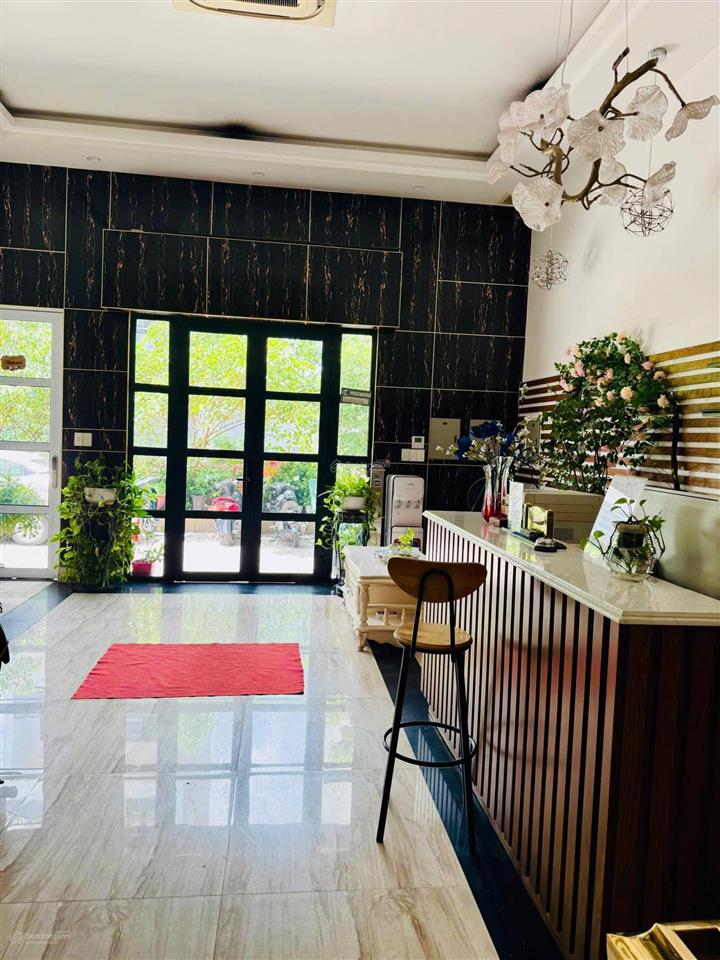 Bán shophouse vincom lê thánh tông hp 77m2 (5.5x14m) full nội thất có thang máy! pg2  2x