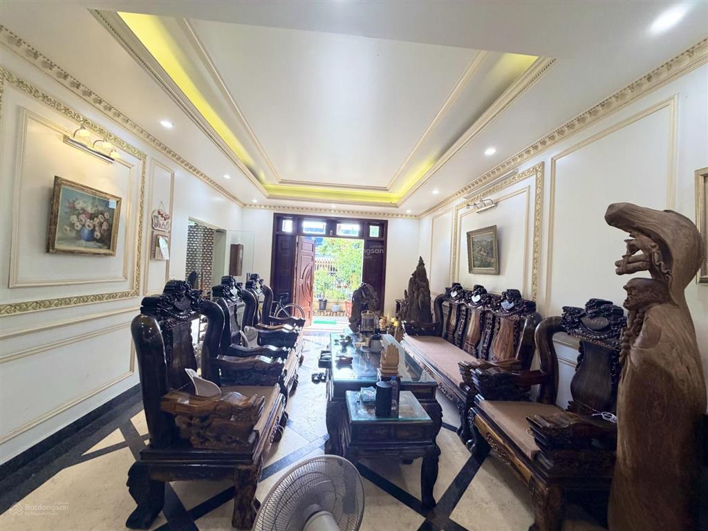 Bán biệt thự 170m2 lê hồng phong ngay chợ lũng 26 tỷ full nội thất có thang máy