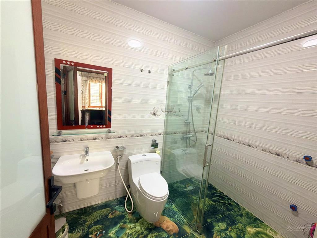 Bán biệt thự 170m2 lê hồng phong ngay chợ lũng 26 tỷ full nội thất có thang máy