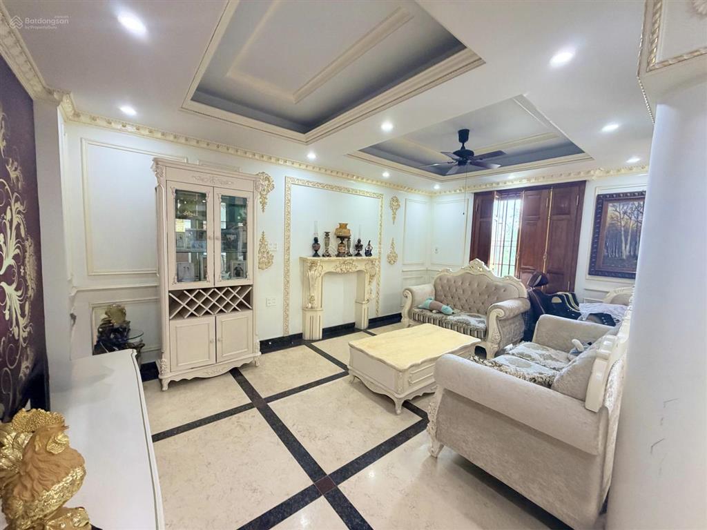 Bán biệt thự 170m2 lê hồng phong ngay chợ lũng 26 tỷ full nội thất có thang máy