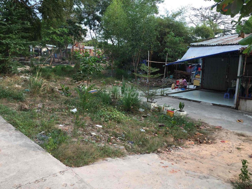 phòng trọ nhỏ ngay nhà thi đấu trường ĐH Nông Lâm