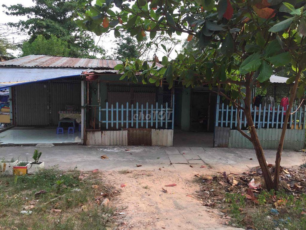 phòng trọ nhỏ ngay nhà thi đấu trường ĐH Nông Lâm