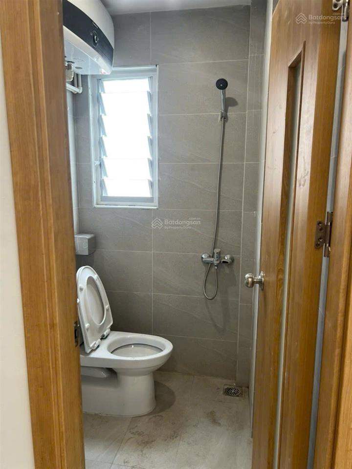 Chính chủ bán nhà đất mặt ngõ thịnh hào 1, 5 tầng+1 tum, mới xây có thang máy, ô tô đỗ  trước cửa