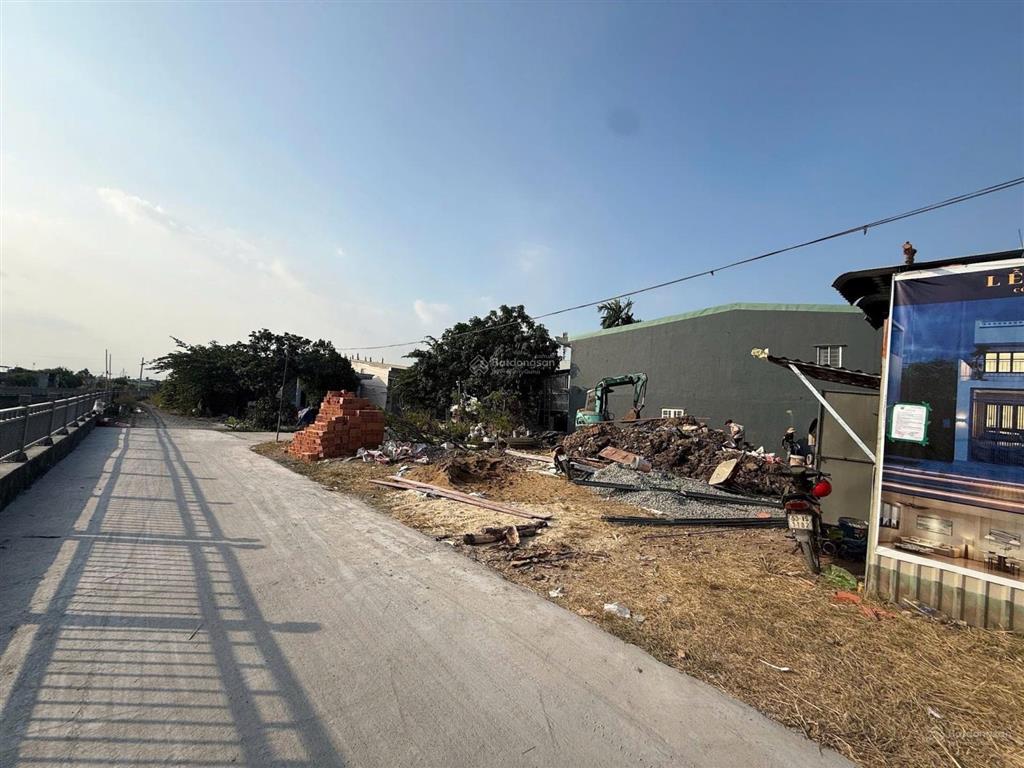 Lô đất 63,4 m2 có thổ cư  mặt kênh giá chỉ 3.15 tỷ  tô ngọc vân, chợ minh phát