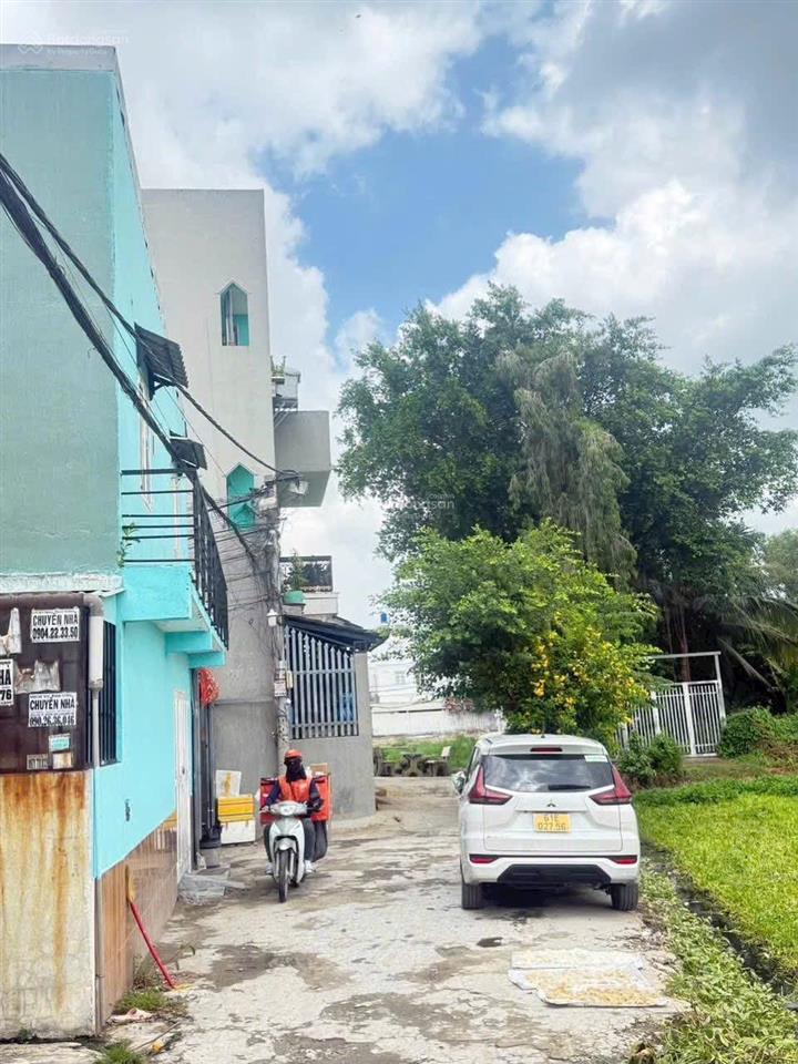 Nhà q12 chủ quyền riêng hẻm ô tô thông 1/ thạnh xuân 33 sát chợ thạnh xuân, 1 lầu 2pn, 3wc.