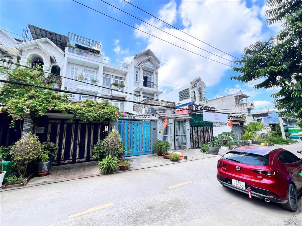 Nhà tl57 q12  64m2 ko lộ giới  kế chợ  đường 8m xe hơi né  kd tốt đang cho thuê