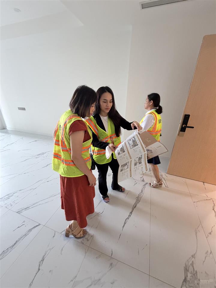 Cho thuê căn hộ grand manhattan ntcb 2pn  3pn  mr kim 0937 137 ***