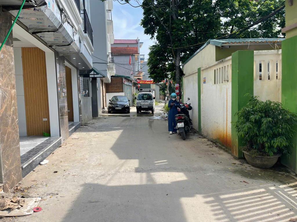 Bán nhà phụng châu, chương mỹ, đường ô tô tránh nhau, dt 40m2 4 tầng giá 4,x tỷ  ms vân anh