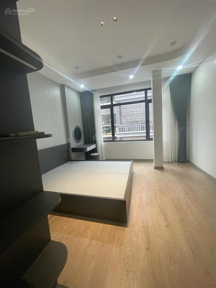 Bán nhà văn quán mỗ lao, lô góc 2 măt thoáng, đường ô tô tránh nhau, full nội thất, giá hơn 7 tỷ