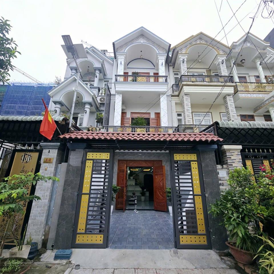 Nhà phường tân đông hiệp tp dĩ an cách vincom 550 1km.