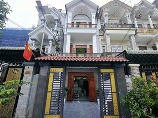 Nhà phường tân đông hiệp  tp dĩ an cách vincom 550 1km.